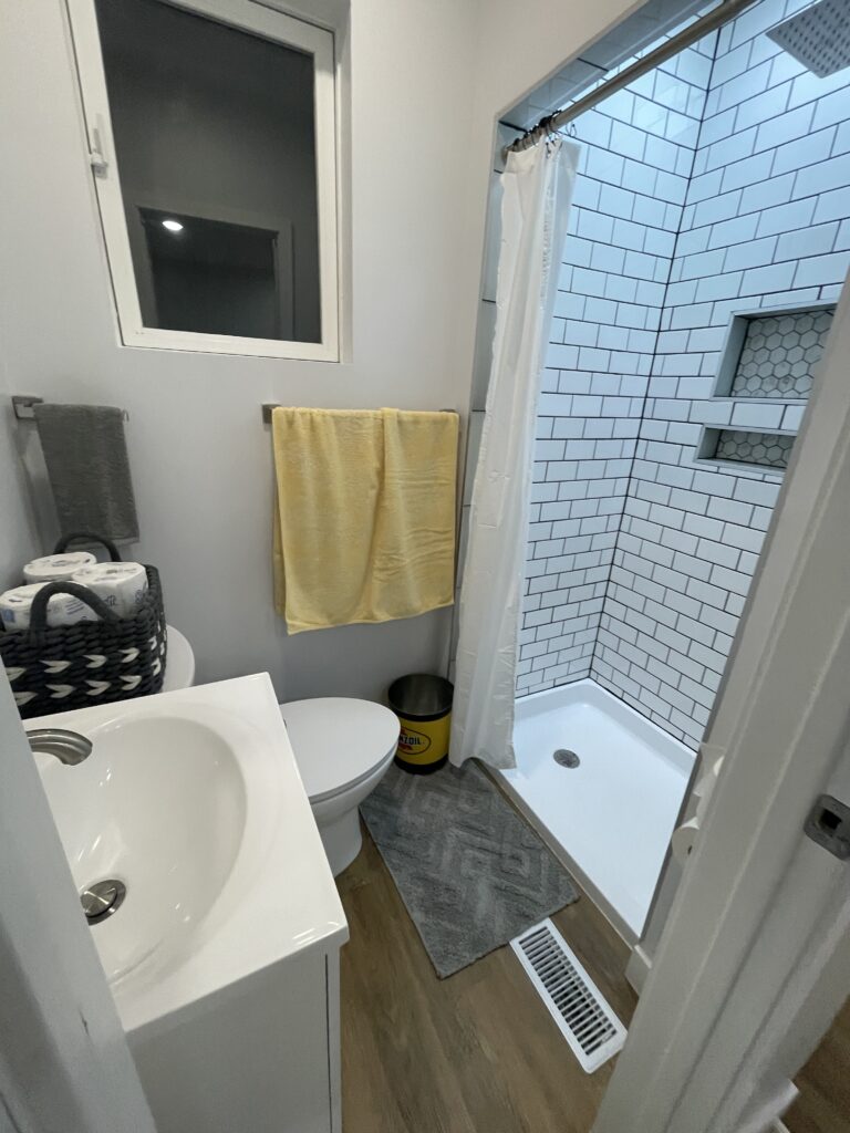 Unit 6 - Bathroom