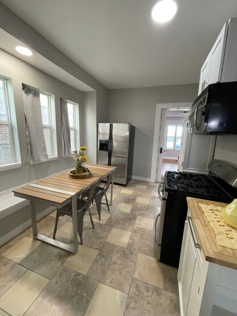 4522 E Washington Unit 1
