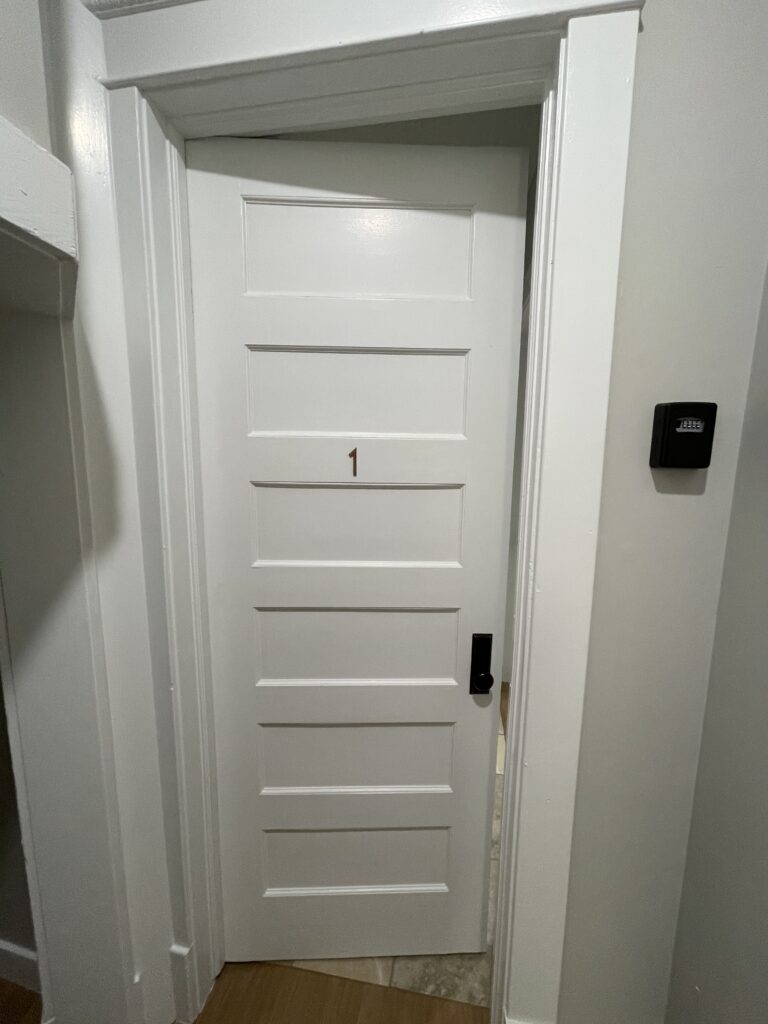 4522 E Washington Unit 1