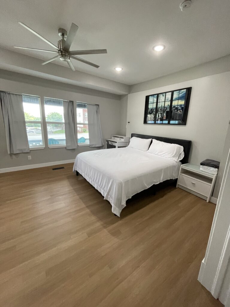4522 E Washington Unit 1