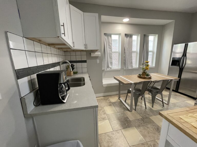 4522 E Washington Unit 1