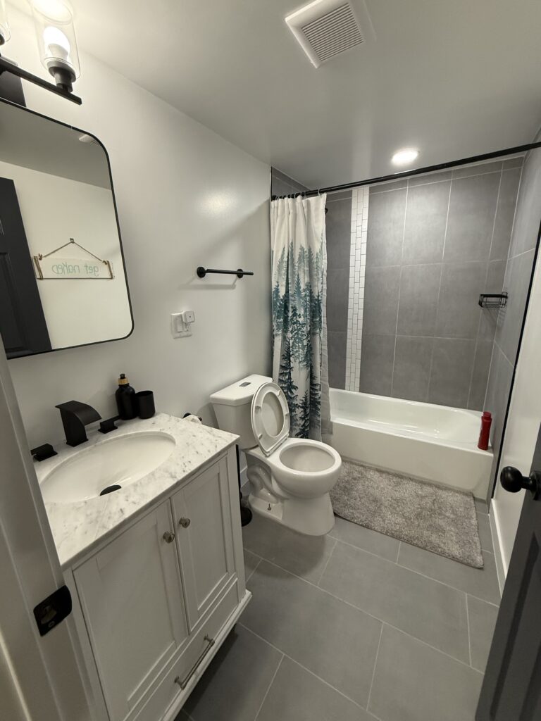 Bathroom - Apartment 2