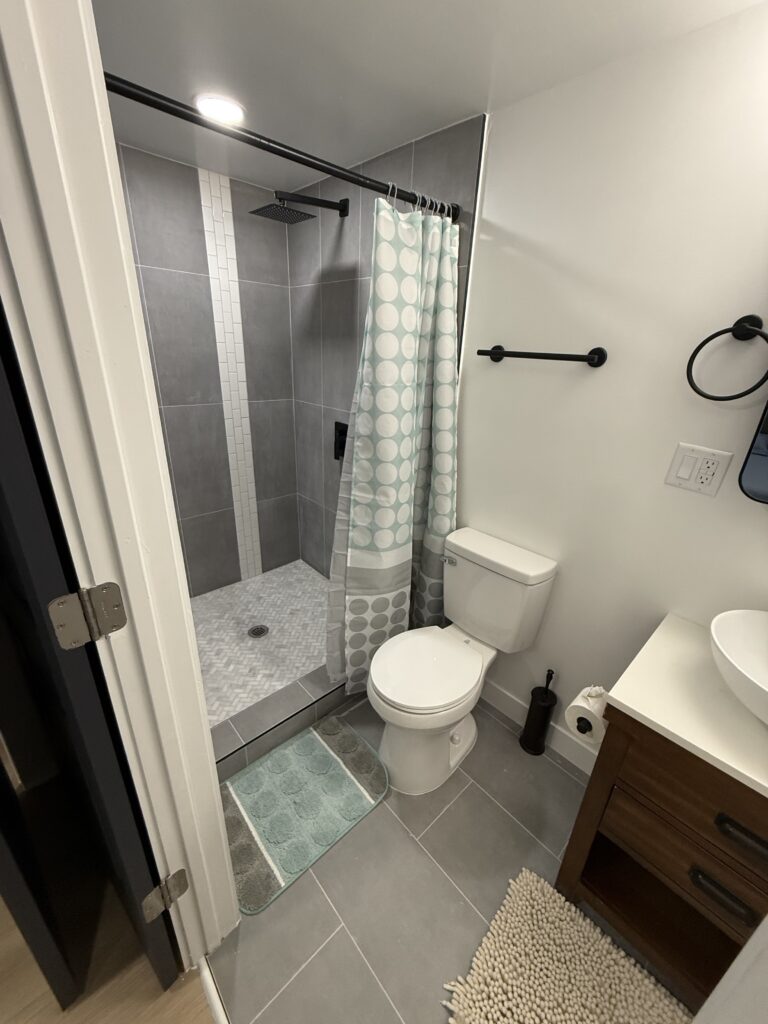 Bathroom - Apartment 2