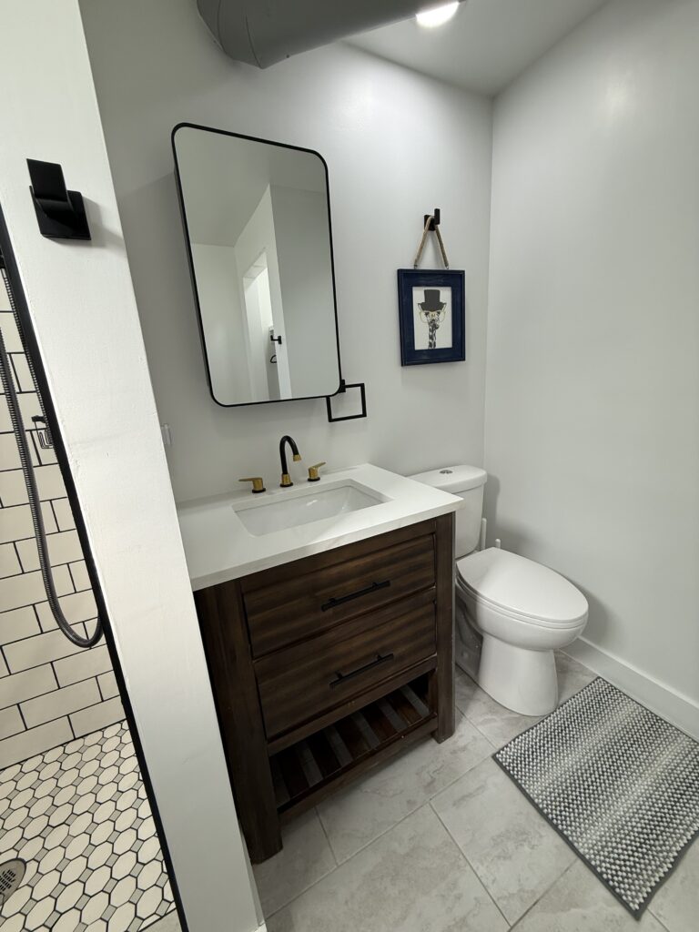 Primary Toilet - 805 Apartment