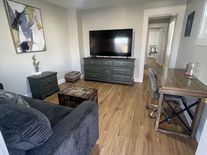 1308 N Gladstone